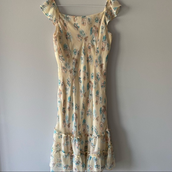 ☁️ Dreamy vintage floral tiered midi dress - Picture 6 of 8